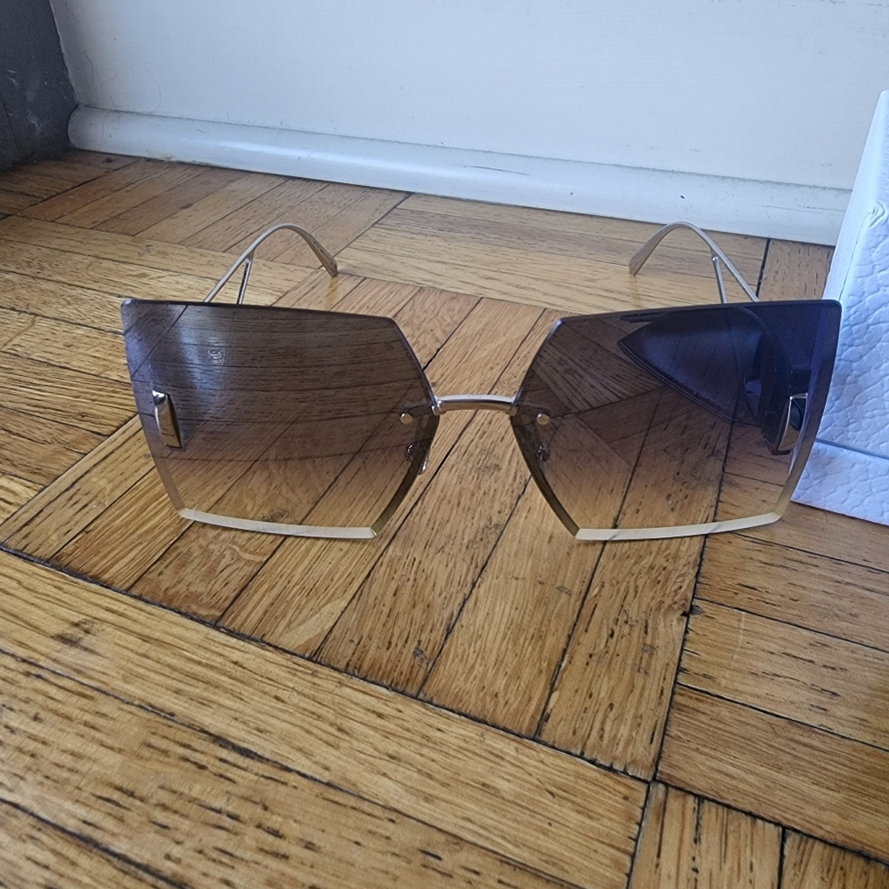 Brand New With Box Christian Dior Montaigne Grey Gradient Sunglasses